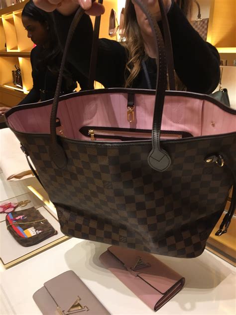 louis vuitton neverfull bag inside|Louis Vuitton Neverfull original.